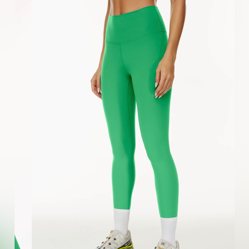 Aritzia TnAction TNABUTTER ATMOSPHERE HI-RISE LEGGING